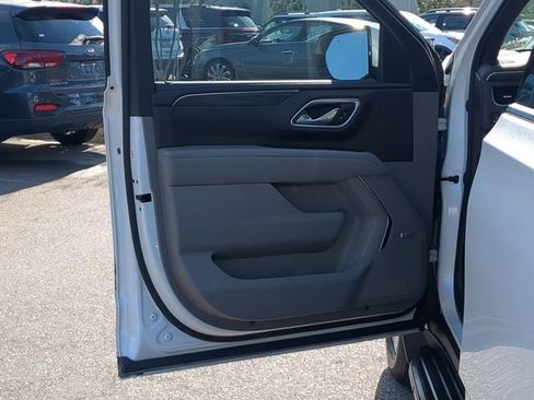 Used 2021 GMC Yukon XL SLT w/ SLT Premium Package image 22