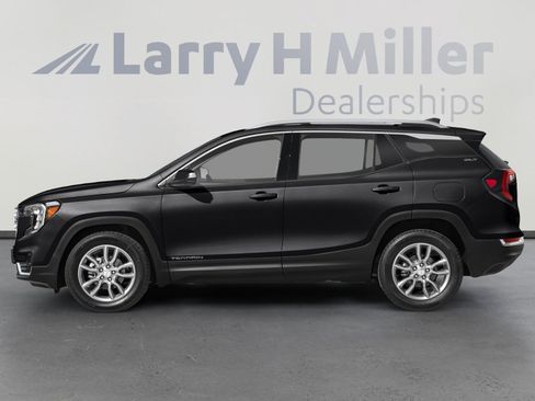 Used 2024 GMC Terrain AT4 AWD/4WD image 3