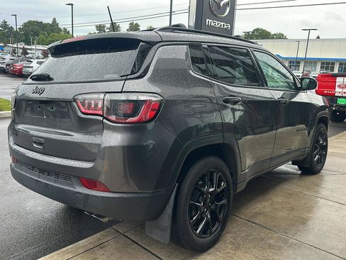 Used 2022 Jeep Compass Latitude w/ Convenience Group AWD/4WD image 7