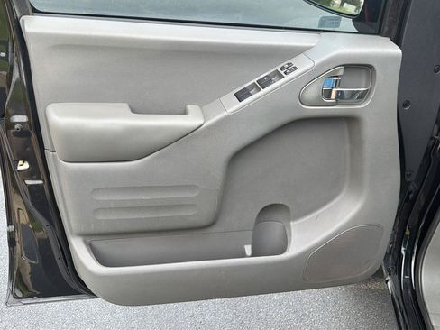 Used 2017 Nissan Frontier Desert Runner RWD image 16