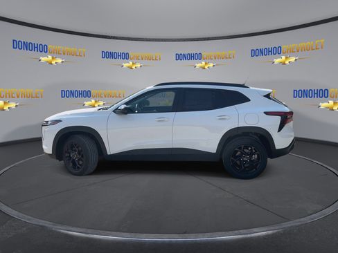 New 2026 Chevrolet Trax LT w/ Midnight Edition FWD image 5