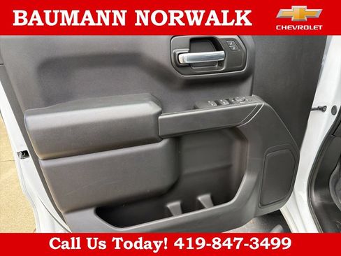 Used 2025 Chevrolet Silverado 1500 Custom Trail Boss w/ Turbomax Blackout Package AWD/4WD image 27