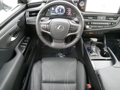 Used 2023 Lexus ES 300h Ultra Luxury w/ Accessory Package (Z2) image 13