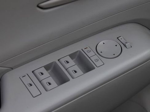 Used 2025 Hyundai Kona SEL image 17