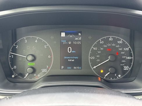 Used 2025 Toyota Corolla SE image 11