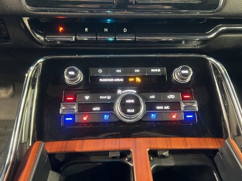 Used 2021 Lincoln Navigator L Reserve image 14