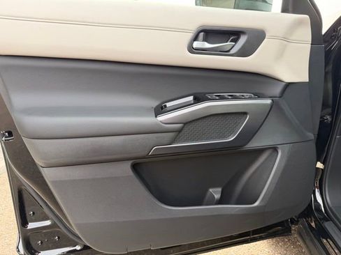 New 2026 Nissan Pathfinder SL image 11