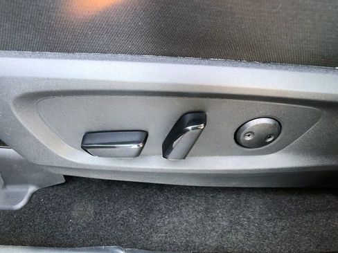 New 2025 Nissan Pathfinder SV image 15