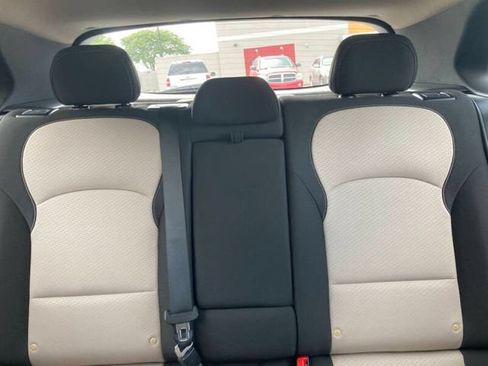 Used 2020 Hyundai Elantra GT FWD image 19