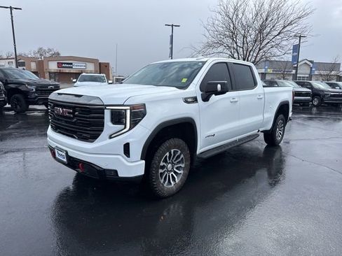 Used 2023 GMC Sierra 1500 AT4 w/ AT4 Premium Package AWD/4WD image 3