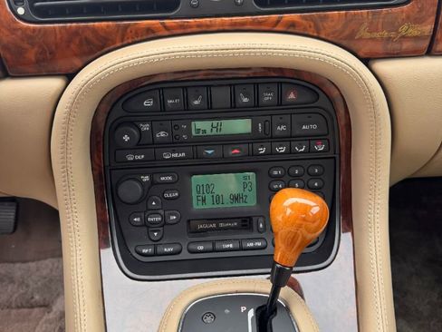 Used 2001 Jaguar XJ Vanden Plas image 20