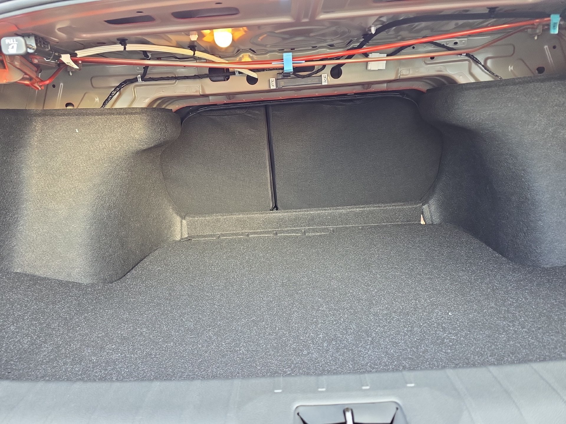 New 2027 Nissan Sentra SR w/ Floor Mat Package FWD image 12
