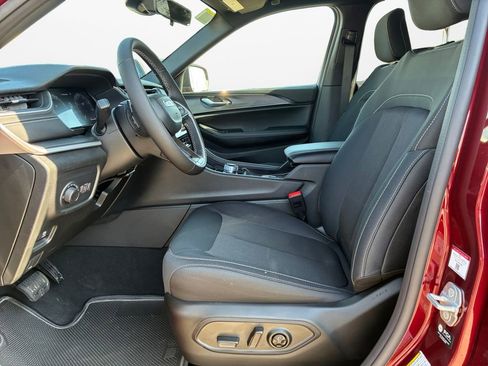 New 2026 Jeep Grand Cherokee L Laredo RWD image 18