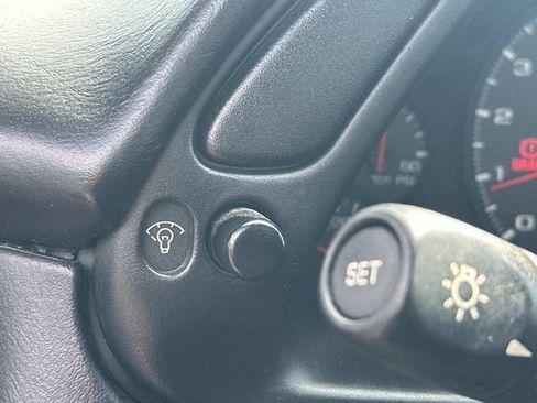 Used 2001 Chevrolet Corvette Coupe w/ Preferred Equipment Group1 RWD image 15