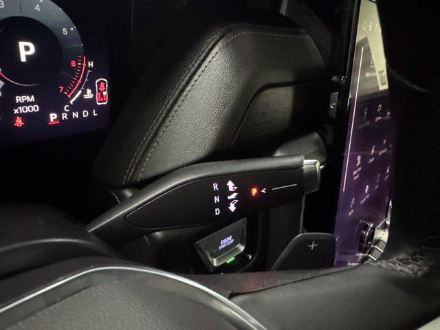 Used 2025 GMC Yukon XL Denali w/ Denali Reserve Package AWD/4WD image 44