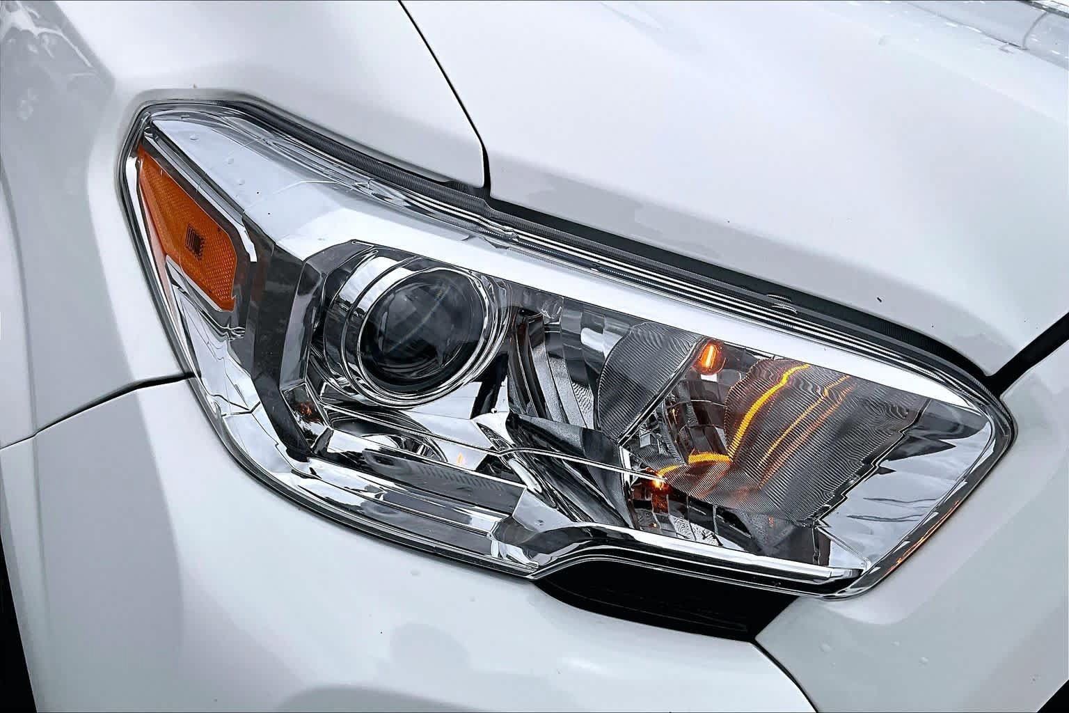 Used 2022 Toyota Tacoma SR AWD/4WD image 27
