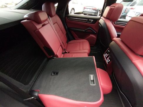 Used 2022 Porsche Cayenne GTS image 62