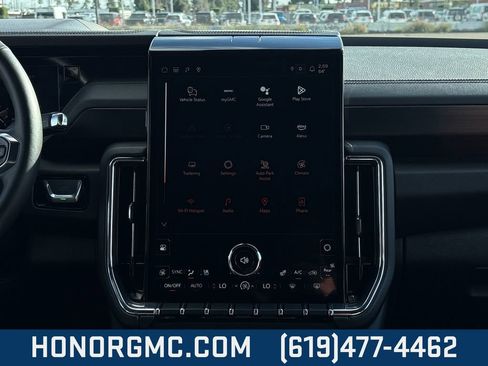Used 2025 GMC Yukon Denali image 28