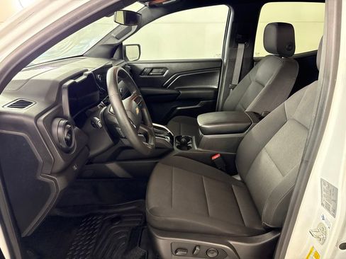 Used 2024 Chevrolet Colorado W/T w/ WT Convenience Package II RWD image 23