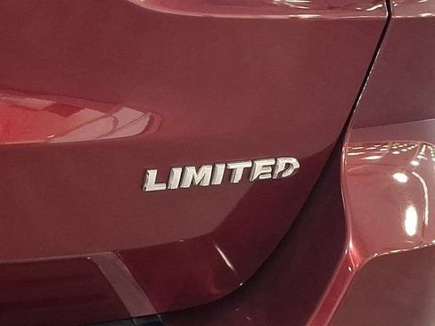 Used 2018 Jeep Grand Cherokee Limited AWD/4WD image 32