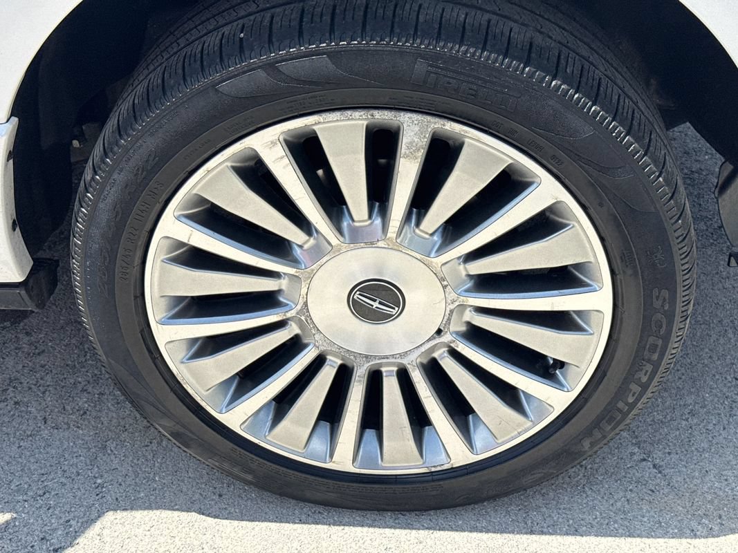 Used 2017 Lincoln Navigator Reserve AWD/4WD image 13