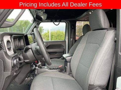 Used 2024 Jeep Wrangler Sport AWD/4WD image 17
