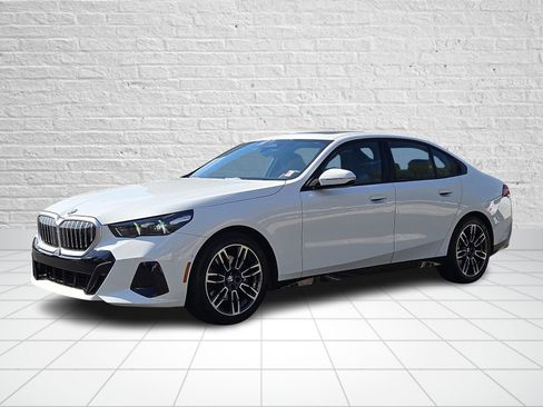 Used 2024 BMW 530i xDrive w/ M Sport Package AWD/4WD image 3