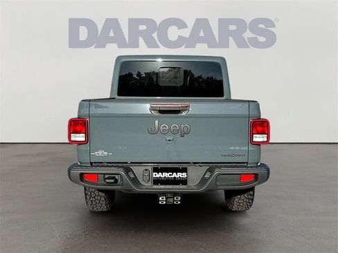 New 2025 Jeep Gladiator Sport image 6