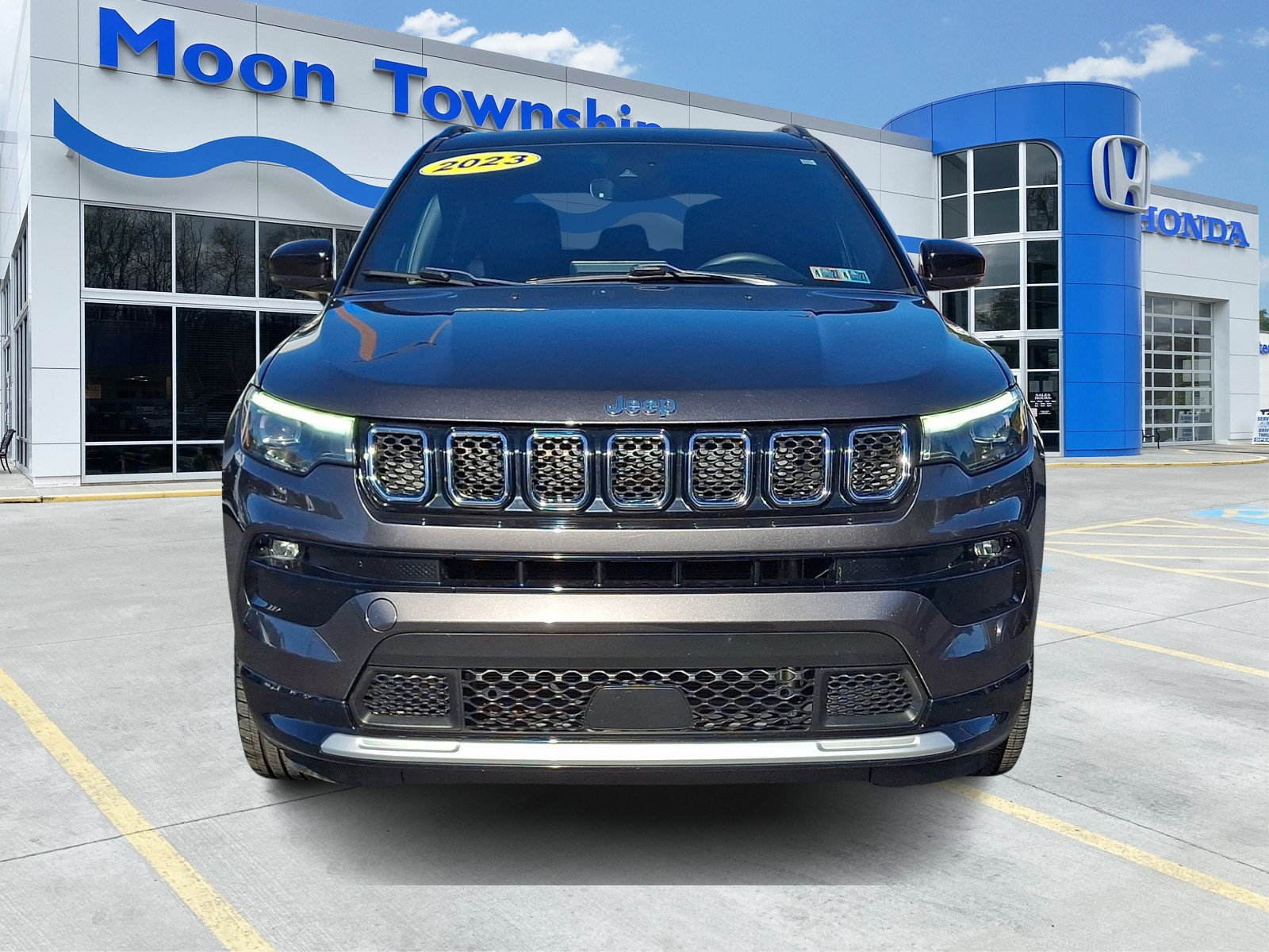 Used 2023 Jeep Compass Limited w/ Elite Group AWD/4WD image 2