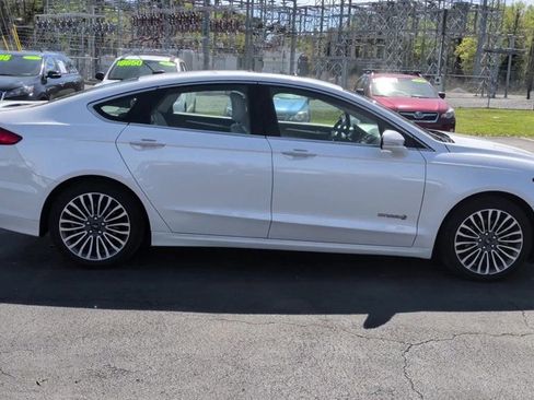 Used 2018 Ford Fusion Titanium image 9
