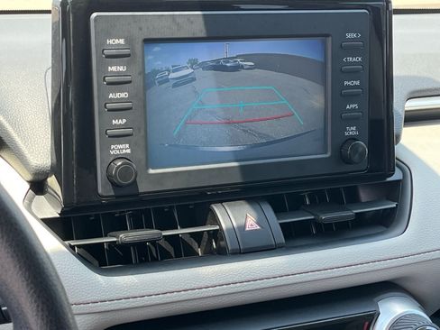 Used 2019 Toyota RAV4 XLE w/ Carpet Mat Package FWD image 25