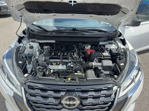 Used 2022 Nissan Kicks S FWD image 33
