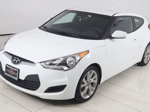Used 2016 Hyundai Veloster w/ Option Group 02 image 17