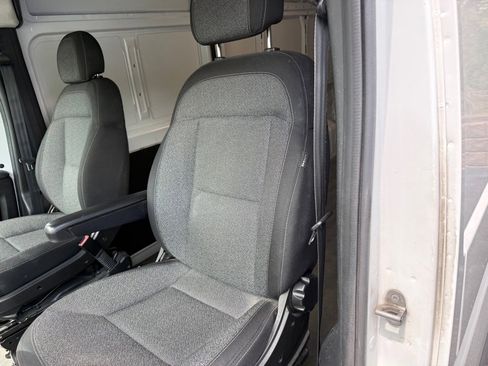 Used 2024 RAM ProMaster 2500 w/ Convenience Group FWD image 6