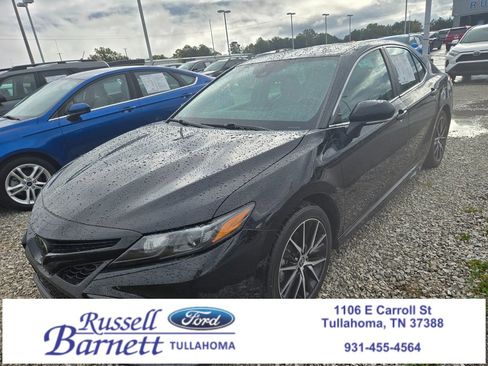 Used 2023 Toyota Camry SE image 1