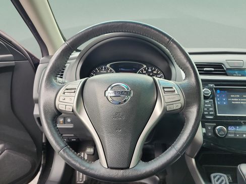 Used 2014 Nissan Altima 2.5 SL w/ Technology Package FWD image 9