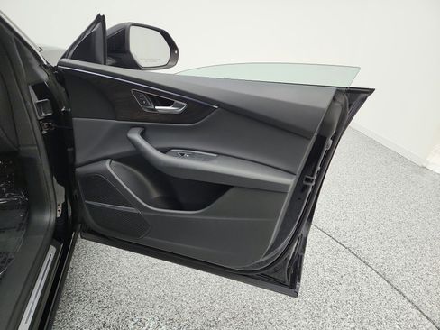 Used 2019 Audi Q8 Prestige w/ Adaptive Chassis Package image 19