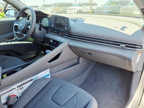 New 2026 Hyundai Elantra Hybrid FWD image 6