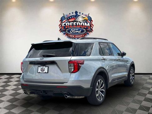Used 2023 Ford Explorer ST-Line w/ Class IV Trailer Tow Package AWD/4WD image 5