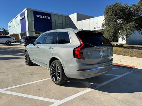 Used 2026 Volvo XC90 B6 Plus w/ Protection Package Premier AWD/4WD image 4
