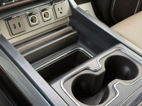 Used 2018 Chevrolet Silverado 1500 LTZ Z71 image 30