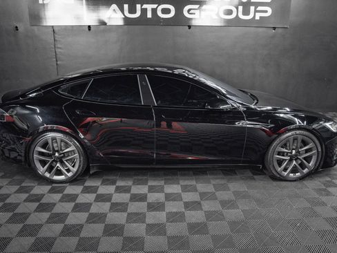 Used 2021 Tesla Model S Plaid image 14