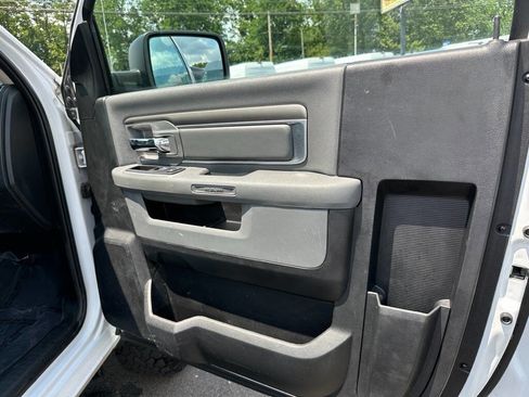 Used 2015 RAM 2500 Tradesman w/ Power & Remote Entry Group image 12