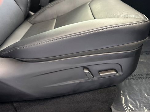 Used 2026 Tesla Model Y Long Range RWD image 23