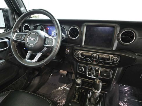 Used 2022 Jeep Wrangler Unlimited Sahara AWD/4WD image 11
