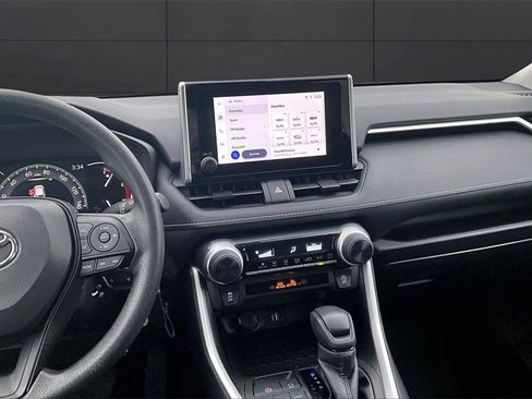 Used 2024 Toyota RAV4 LE image 4