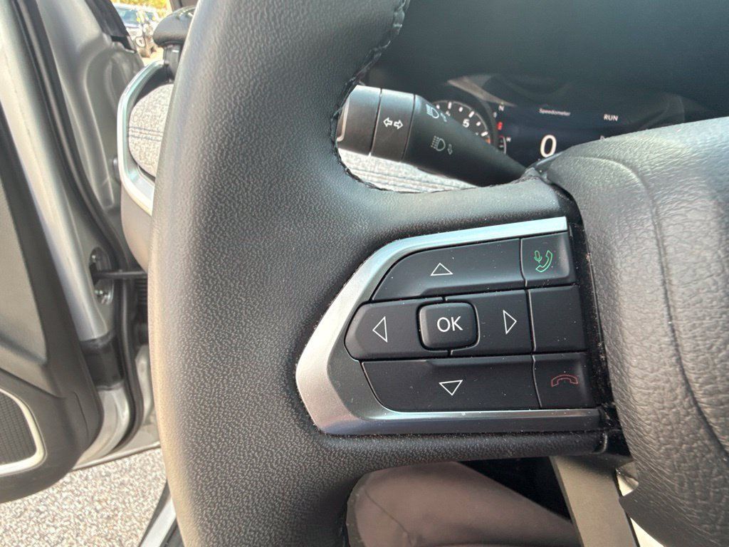 Used 2024 Jeep Compass Latitude AWD/4WD image 19