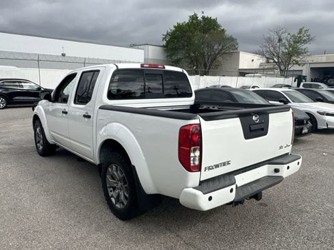 Used 2020 Nissan Frontier SV image 4