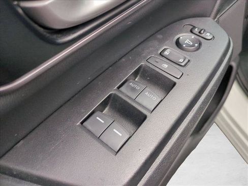 Used 2021 Honda CR-V EX-L image 12