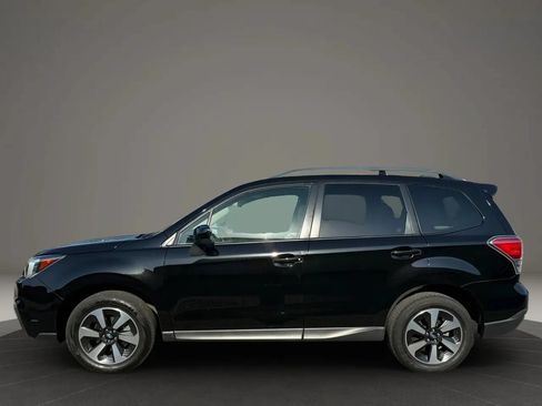 Used 2017 Subaru Forester 2.5i Premium AWD/4WD image 11